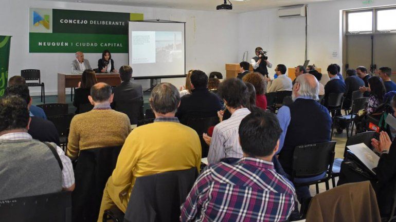 Expertos expusieron sobre el Metrobús