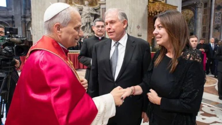 Gerardo Werthein y Sandra Pettovello representaron a Javier Milei en el Vaticano: ¿qué le regalaron al Papa?