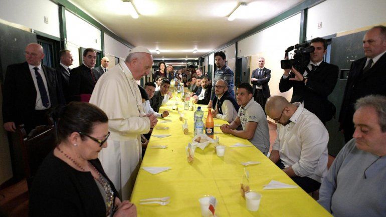 Ningún pontífice había visitado la prisión San Vittore