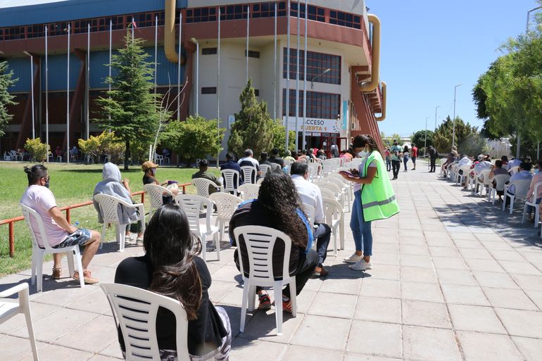 COVID: hubo cinco muertes y 287 nuevos casos en Neuquén