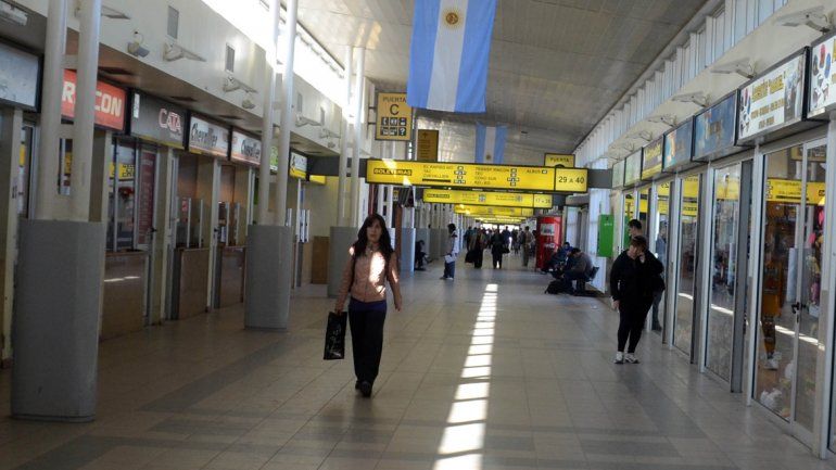 Tres empresas de colectivos suspenden el servicio por el viento