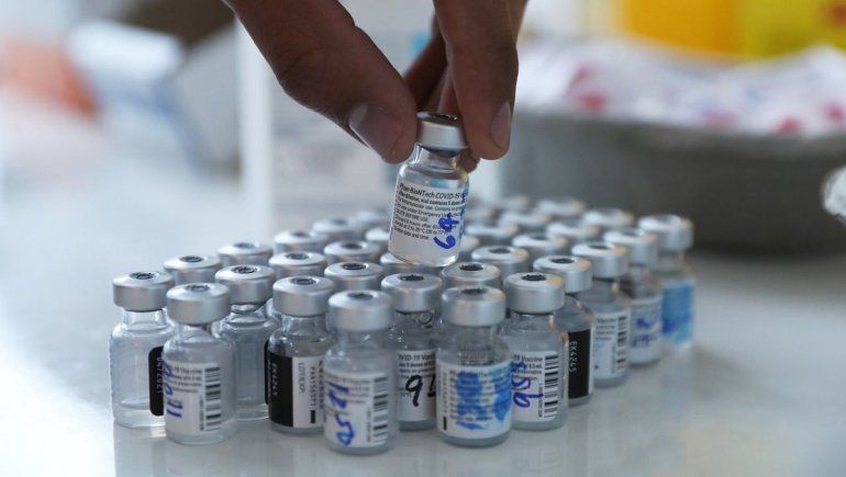 Pfizer retrasa pedido de vacunas en parte de Europa