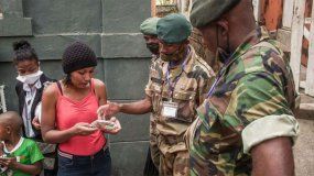 En Madagascar reparten té: dicen que cura el coronavirus