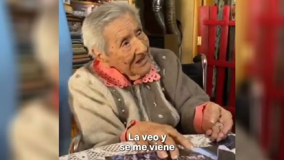 Aurora mostró en un video todo su amor por Cirstina.