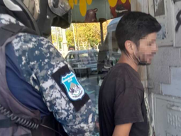 violento intento de robo: tras un forcejeo, intento apunalarlo con un sacacorchos violento intento de robo: tras un forcejeo, intento apunalarlo con un sacacorchos