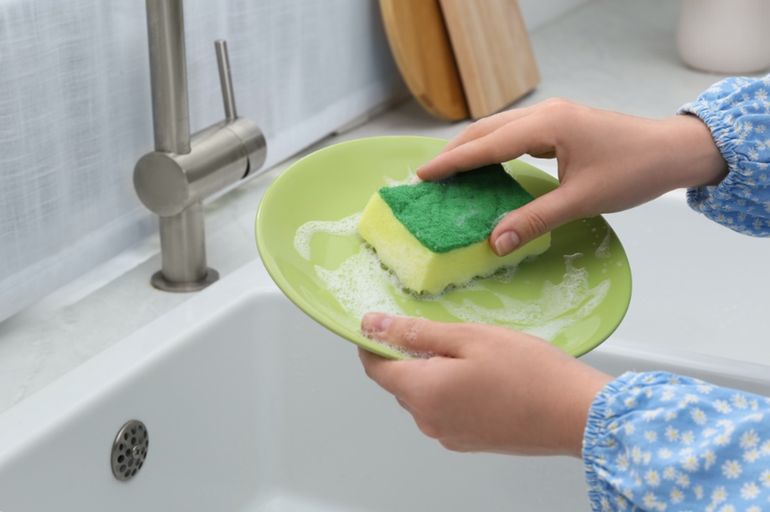 Adiós esponja de cocina: esta es la tendencia sustentable que viene desde Europa