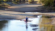 oscuro pronostico por la falta de agua en los embalses de neuquen y una alerta para el verano