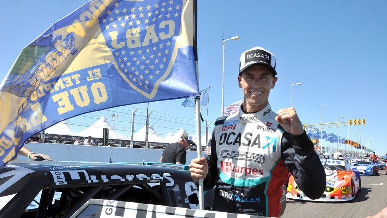 El festejo del Tanito Pernía en plena pista por la conquista xeneize.