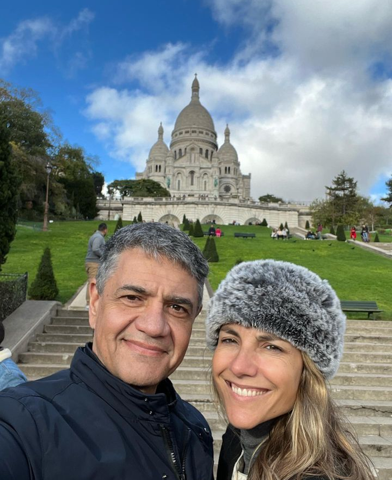 María Belén y Jorge vistaron la Basílica Sacre Couer, un clásico de la capital francesa.