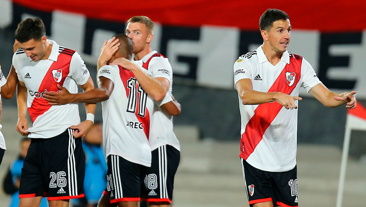Con el debut de River