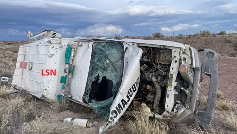 El vuelco de la ambulancia terminó en una tragedia lamentable. 