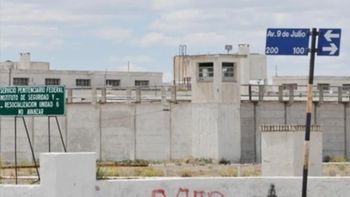 El Ministerio de Seguridad Nacional prohibió que se conmemore la Masacre de Trelew en la Unidad Penal 6 de Rawson, en Chubut. El Ministerio de Seguridad Nacional prohibió que se conmemore la Masacre de Trelew en la Unidad Penal 6 de Rawson, en Chubut.