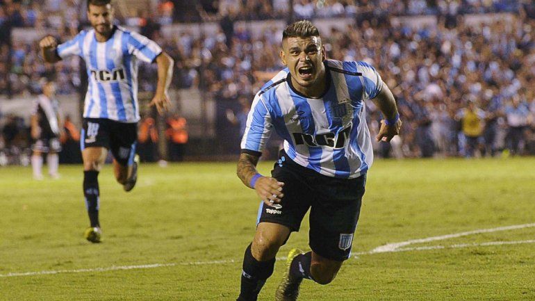 Gustavo Bou aprovechó un descuido de la defensa y facturó.&nbsp;