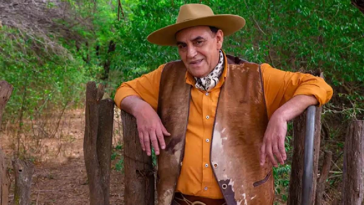 Alejado del ruido de la ciudad, el Chaqueño Palavecino vive en una lujosa finca en Salta.