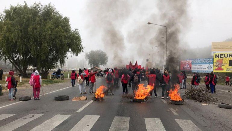Tras cinco horas, manifestantes levantaron el corte en los puentes