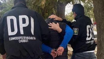 Castellanos fue capturado en Comodoro Rivadavia diez años después del crimen. Castellanos fue capturado en Comodoro Rivadavia diez años después del crimen.