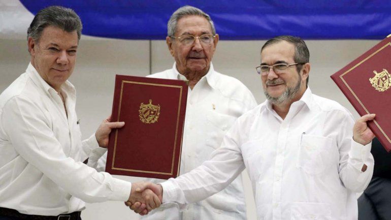 Colombia sella paz con las FARC tras 52 años de guerra