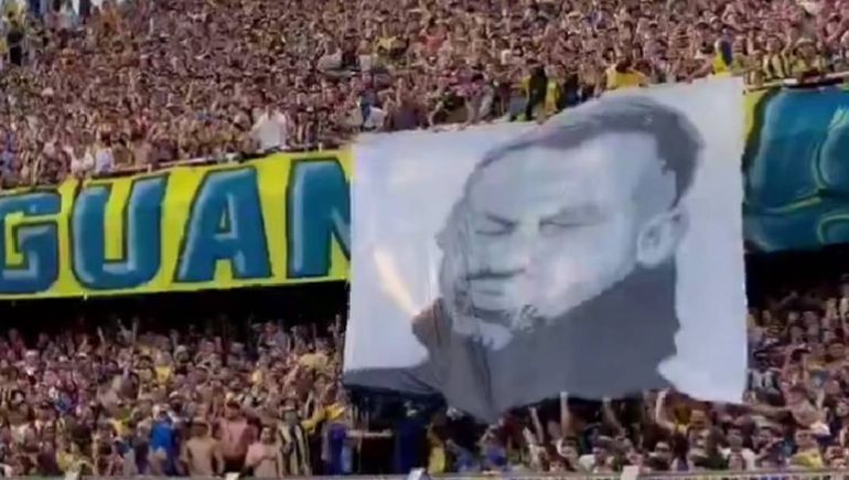 ⁠Las obscenas dedicatorias de los hinchas de Rosario Central a Newells con Fabbiani como protagonista