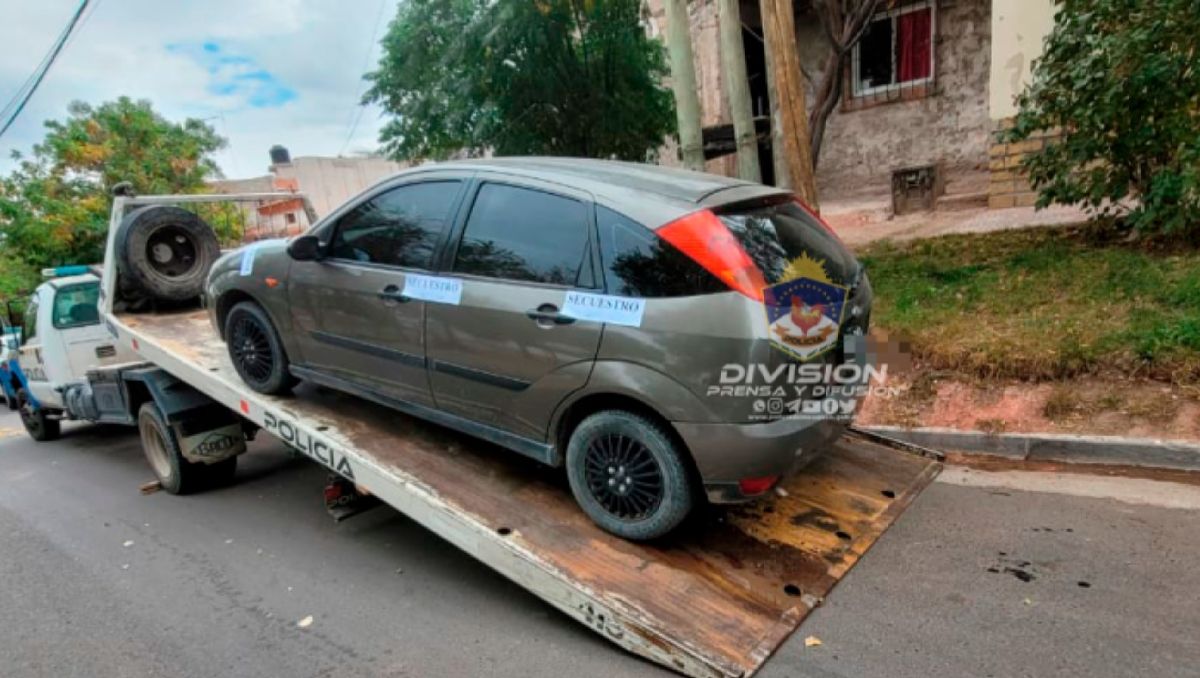 Robaron un auto en Roca y lo dejaron en Neuquén
