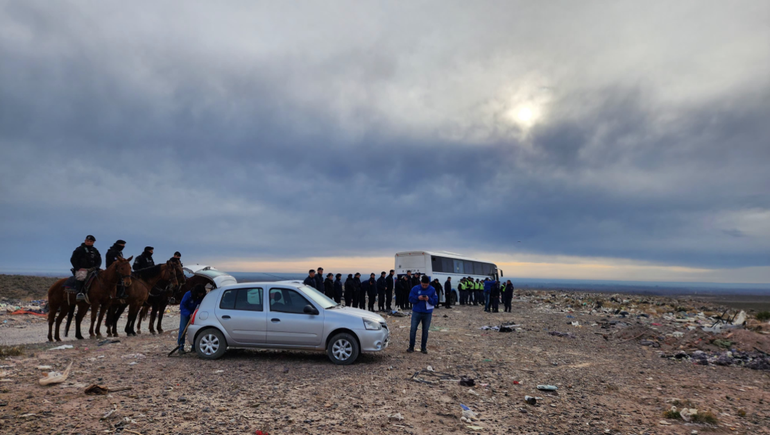 Luciana Muñoz desapareció hace un mes y la buscan en la zona de la meseta. Luciana Muñoz desapareció hace un mes y la buscan en la zona de la meseta.