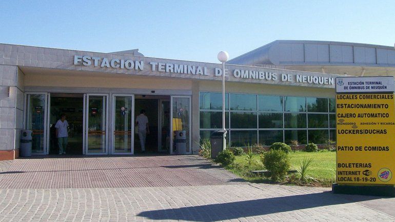 Trifulca entre taxistas en la ETON terminó en una persecución con 2 detenidos y un herido