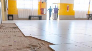 Trabajan en el mantenimiento de las escuelas en Neuquén Trabajan en el mantenimiento de las escuelas en Neuquén