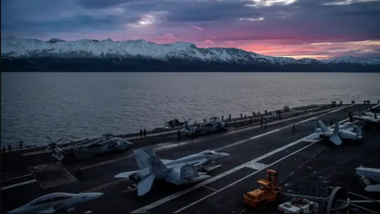 Video: así cruzó el estrecho de Magallanes el portaaviones nuclear de EEUU que está en aguas argentinas.