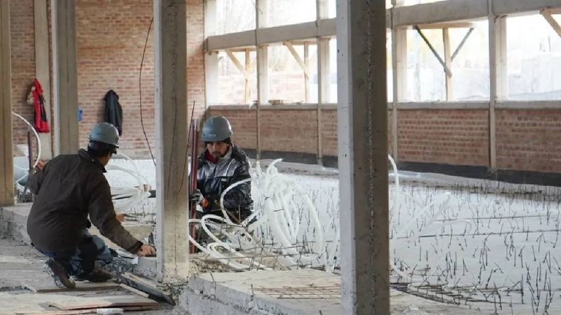 En un contexto nacional de caída, el empleo privado formal creció en Neuquén. | LM Neuquen En un contexto nacional de caída, el empleo privado formal creció en Neuquén.