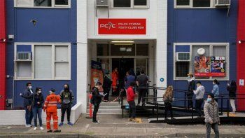los hospitales de sidney montan carpas de campana ante record de casos