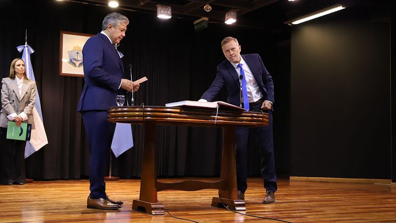 El gobernador Rolando Figueroa presentó su nuevo gabinete