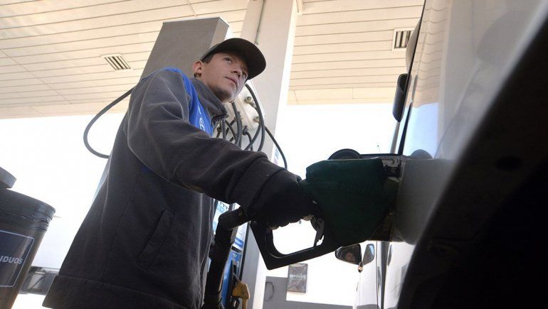 Tras el aumento de los combustibles, cuánto $$$ necesitás para llenar el tanque del auto