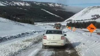 rescatan a una familia que habia quedado varada en la ruta 13 rescatan a una familia que habia quedado varada en la ruta 13