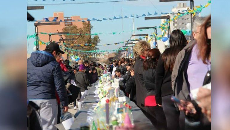 Este año, la torta infantil más larga llega a los merenderos