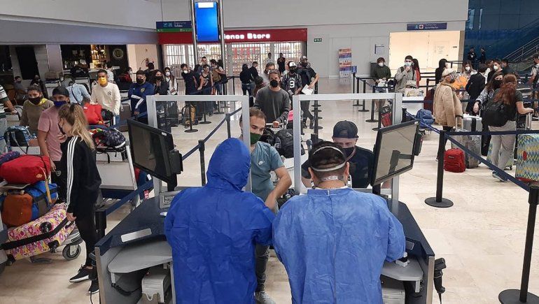 Más de cuatro mil varados regresan al país en nuevos vuelos