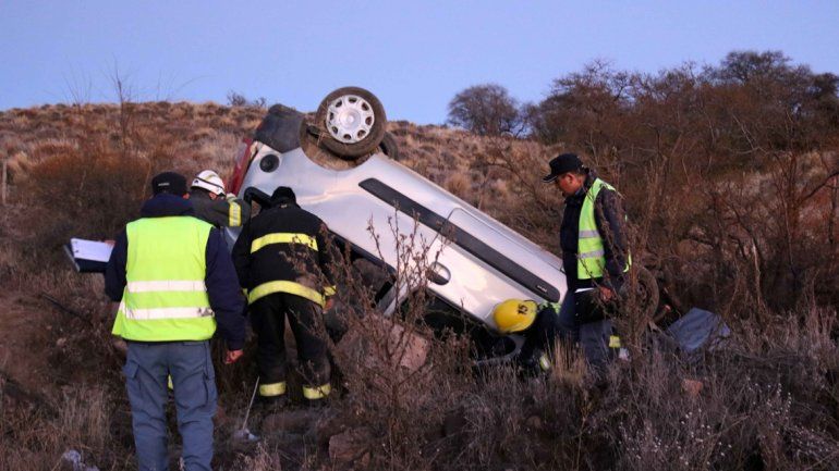 Ruta 23: tres mujeres heridas tras volcar y salir despedidas