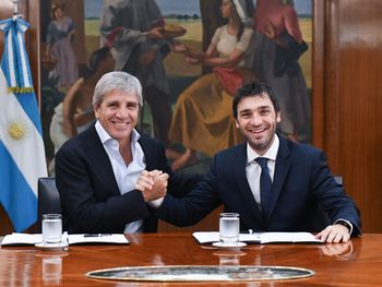 Ignacio Torres y Luis Caputo se reúnen este martes a las 14 horas. Ignacio Torres y Luis Caputo se reúnen este martes a las 14 horas.