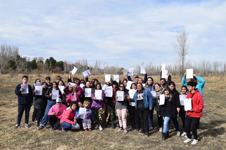 El sábado 5 los movimientos sociales hicieron una asamblea en la chacra denominada El sábado 5 los movimientos sociales hicieron una asamblea en la chacra denominada