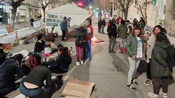 la unter inicio el paro de 48 horas con un acampe en la legislatura la unter inicio el paro de 48 horas con un acampe en la legislatura