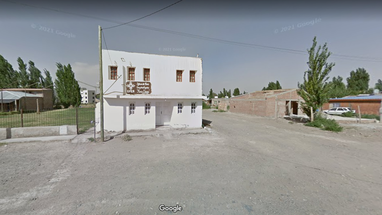 Denuncian que un ex fiel usurpó una iglesia en Valentina Sur 