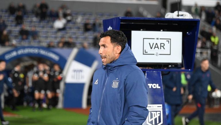 ¿Pega el portazo? Carlos Tévez se fue sin hablar tras una nueva derrota  de Talleres y su futuro es incierto