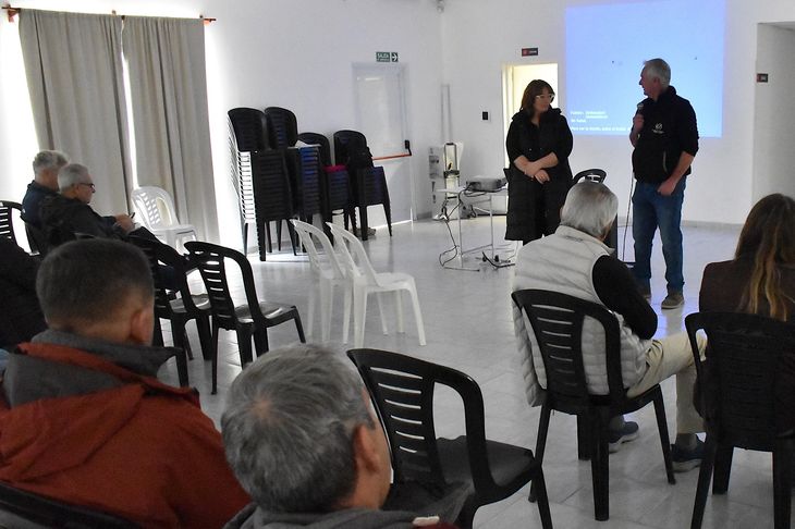 Exigen que el Ministerio de Producción medie en las negociaciones entre empresas y superficiarios. Exigen que el Ministerio de Producción medie en las negociaciones entre empresas y superficiarios.