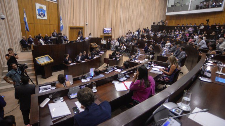 Los bloques políticos no quieren ceder posiciones