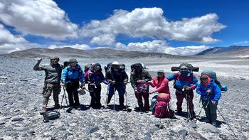 Expedición neuquina conquistó el volcán más alto | LM Neuquen Expedición neuquina conquistó el volcán más alto