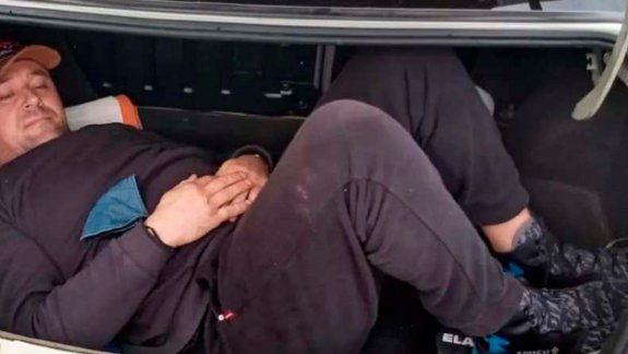 Dijo llevar un ciervo en el baúl pero era un paramilitar ucraniano