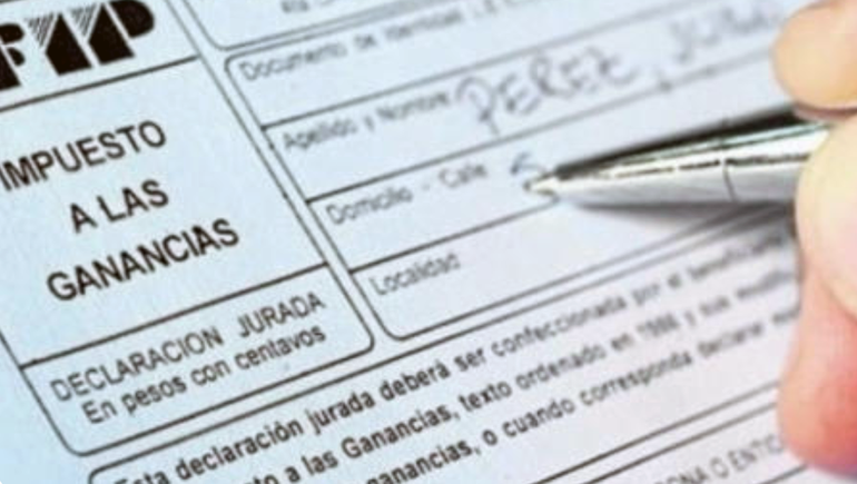 Para bajar el impuesto País Javier Milei tiene que restituir Ganancias. Para bajar el impuesto País Javier Milei tiene que restituir Ganancias.