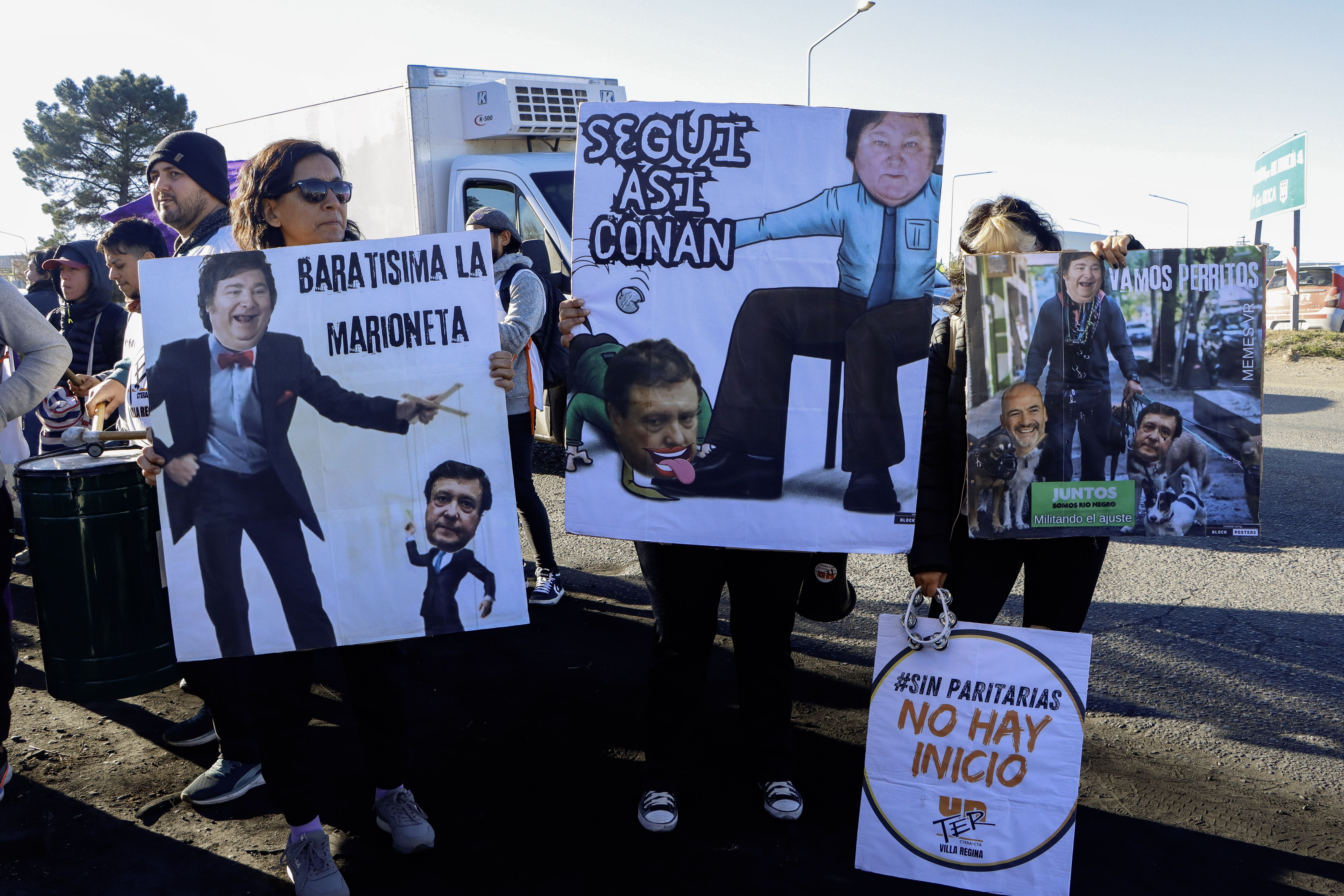 Hubo caos en los puentes carreteros por un reclamo de docentes rionegrinos