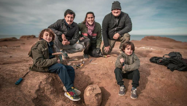 Costa bonaerense: un nene de 8 años encontró un fósil de 700 mil años