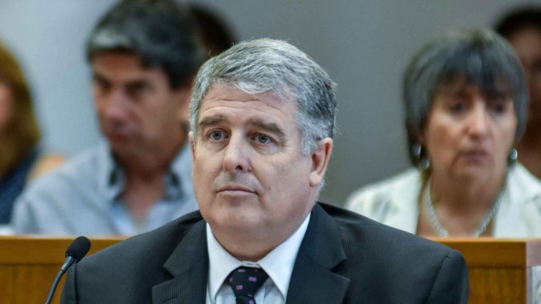 Nicola le pidió a Quiroga que termine con los caprichos y firme el contrato de CALF