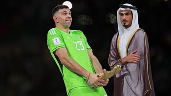 dibu martinez, en la mira de un gigante europeo tras su actuacion en qatar 2022 dibu martinez, en la mira de un gigante europeo tras su actuacion en qatar 2022