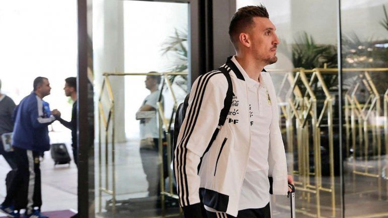 Alarma por Armani, que es baja en la gira de la Selección